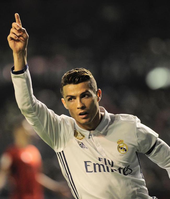 露了过度依 露了过度依