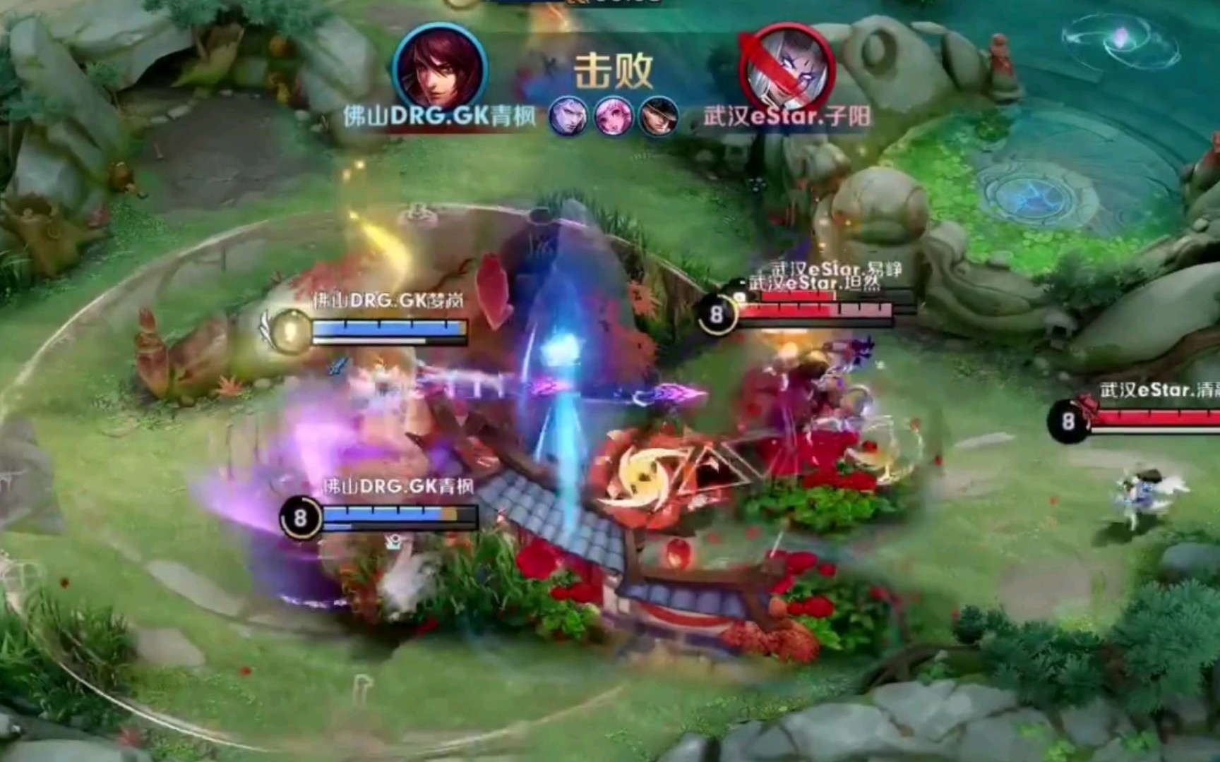 选手敲响警 选手敲响警